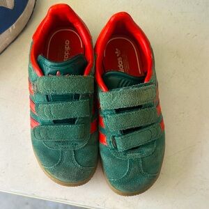 Adidas Kids Sneakers in Green and Red